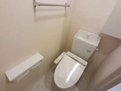 【トイレ】 | ヴェレーロ・クレッセント 住居 | 温水洗浄暖房便座つきトイレ