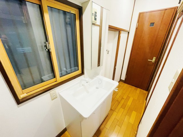 文京区白山２丁目の一戸建ての洗面所