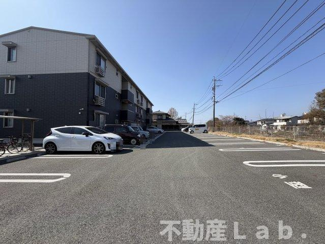 セレブ南高江の駐車場