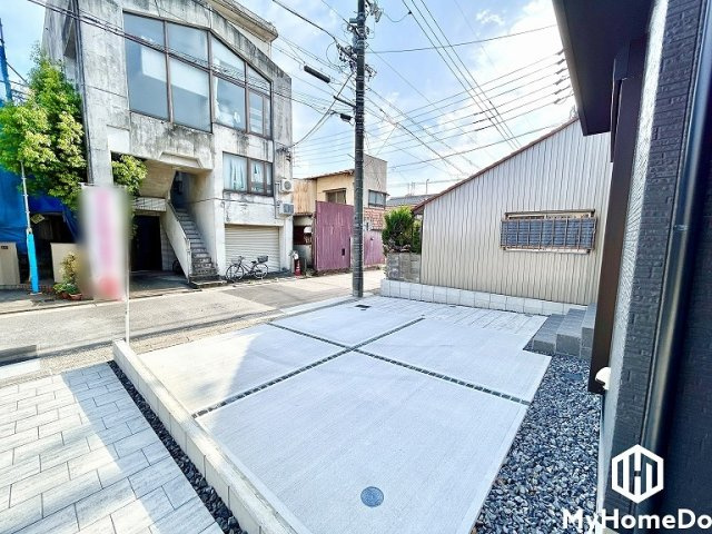 北区長喜町　2期　の駐車場|ゆったりとした広さがあるのでファミリーカー等の車の出入れも楽にできます
