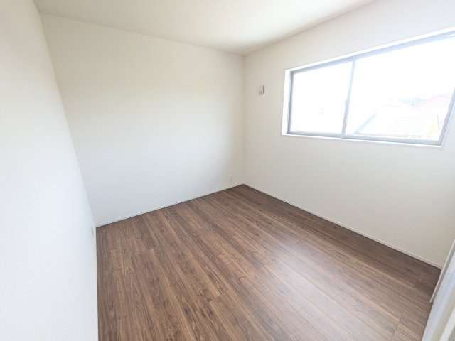 小美玉市納場　第4　新築戸建ての洋室