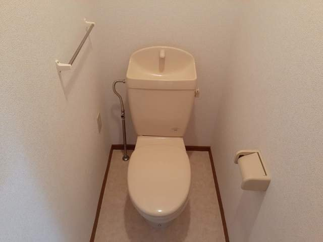 サンライトＫⅡのトイレ|落ち着いた色調のトイレです