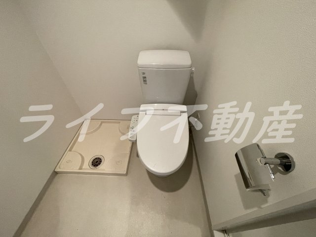 TLRレジデンス高井田のトイレ|落ち着いた色調のトイレです