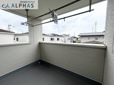 【バルコニー】 | 姫路市奥山　築浅一戸建て | ■インナーバルコニーで毎日のお洗濯も快適です♪