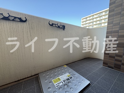 Luxe玉造Ⅱのバルコニー|お洗濯にも便利なバルコニー付き