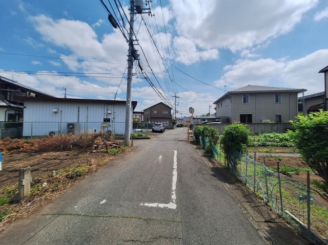 高崎市貝沢町売土地の前面道路含む現地写真
