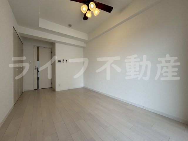 Luxe玉造IIIの内装|明るい室内です