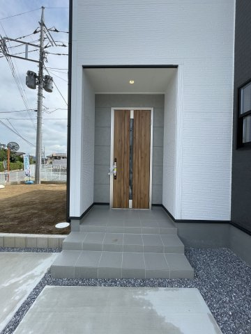 新築戸建・新築建売　佐野市犬伏下町　犬伏小学校・北中学校の玄関