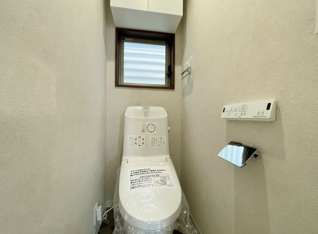 杉並区荻窪1丁目のトイレ|トイレも新規交換いたしました
温水洗浄暖房便座機能付
水回りは全て一新し気持ちよくお使いいただけます