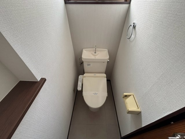 上麻生４丁目貸家のトイレ
