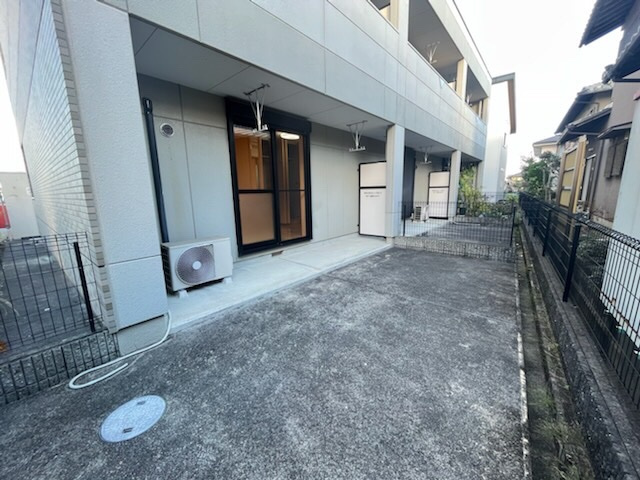 ヒムス　プルーニェのその他|庭