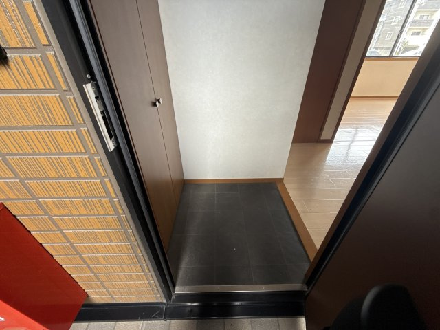 姫路市飾磨区阿成植木のハイツの玄関