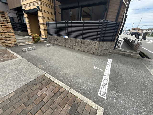 姫路市飾磨区阿成植木のハイツの駐車場