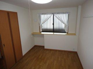 グランディール四条Ａの子供部屋|室内