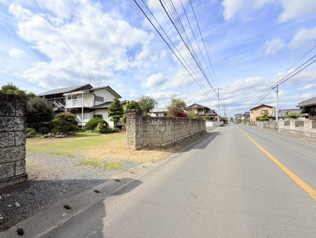 【日本家屋】笠間市市野谷中古物件の前面道路含む現地写真