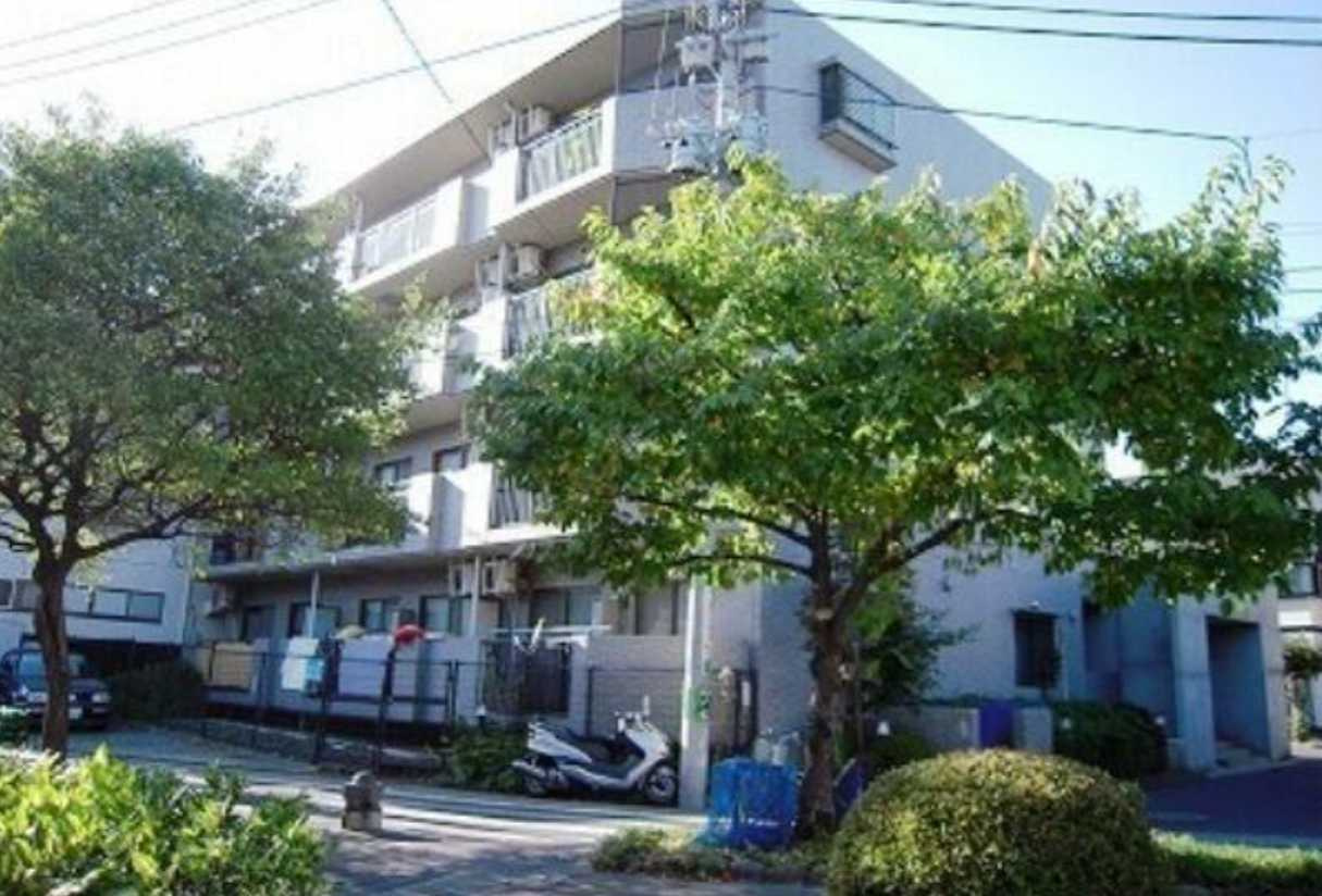 アルカディア三軒茶屋　南東角部屋　駐輪場　収納豊富
