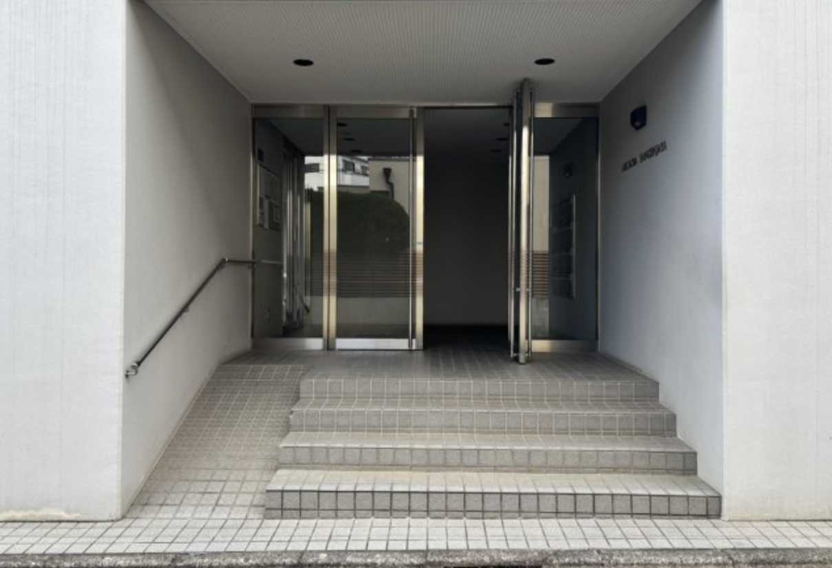 アルカディア三軒茶屋　南東角部屋　駐輪場　収納豊富の設備