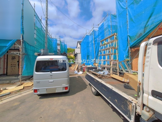 『八王子市新築戸建て』 八王子市弐分方町148-2【仲介手数料無料】　５期の前面道路含む現地写真|～仲介手数料無料☆八王子ひなた不動産～八王子市弐分方町　新築戸建て