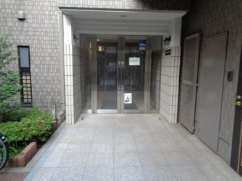 リヴィエルバーグ西大島のエントランス