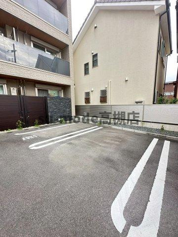 AMA WESTの駐車場