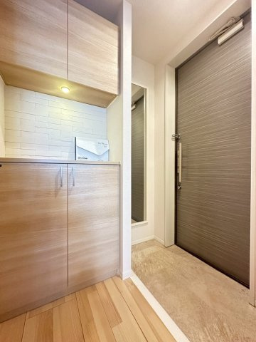 AMA WESTの玄関