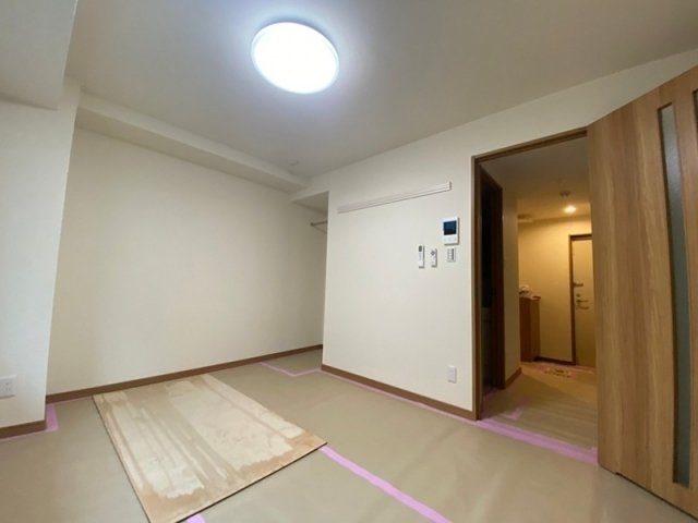 ラ・プラージュⅡの居間・リビング|使いやすい間取りの洋室♪
※同施工別部屋