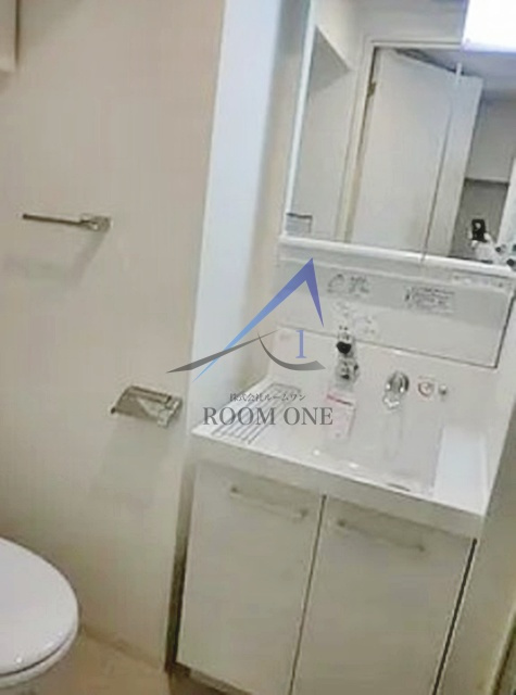 フェニックス練馬桜台の洗面所|独立洗面台です。