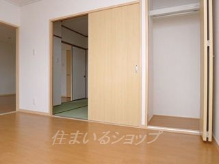エルディム三通田の設備|クローゼットあり