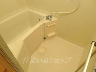 エルディム三通田の浴室