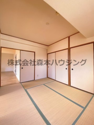 【寝室】 | 　サニーコート | 落ち着いて過ごせるお部屋なので、寝室にいかがでしょうか