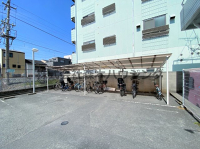【その他共用部分】 | 　サニーコート | 駐輪場です
