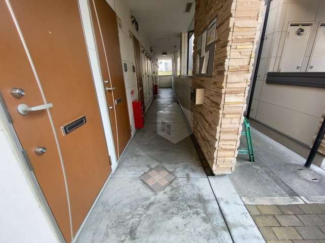 フジパレスフォンターナ1番館のロビー