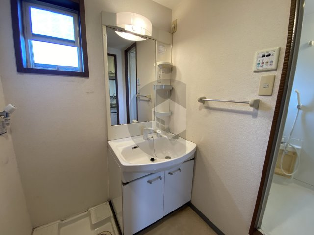 フジパレスフォンターナ1番館の独立洗面台