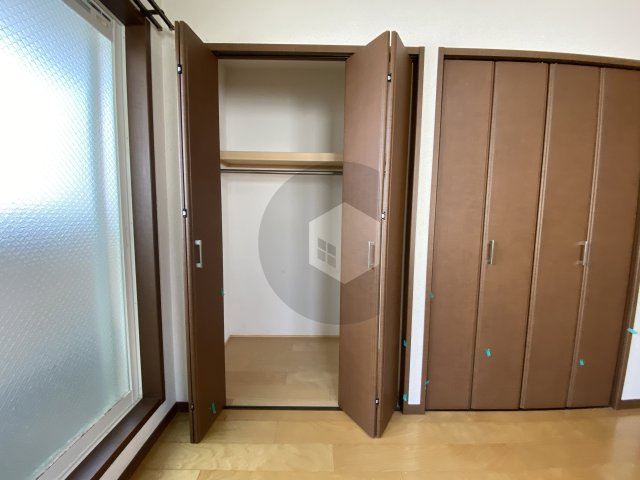 フジパレスフォンターナ1番館の収納