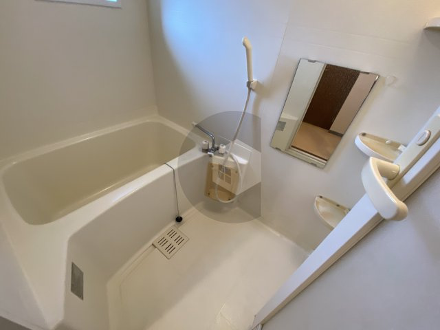 フジパレスフォンターナ1番館の浴室