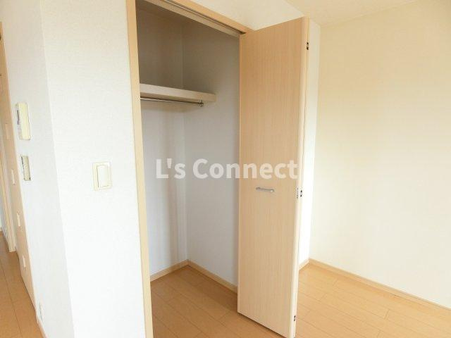 【設備】 | ウィステリア | 各部屋にクローゼット付き。