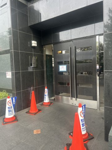 パレステュディオ池袋駅前のエントランス