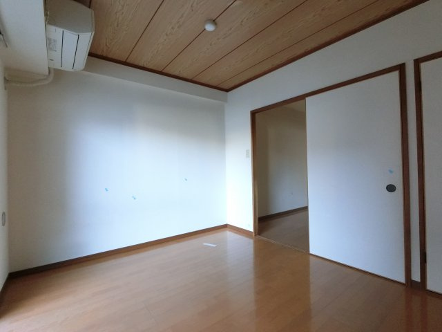 レジデンス船橋の洋室