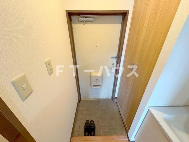 新潮通り一番館の玄関