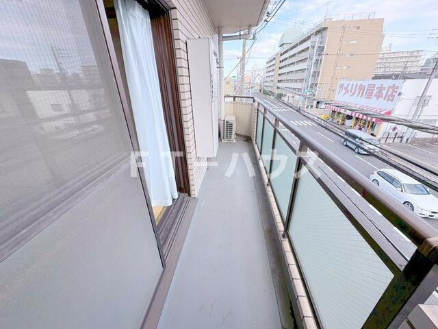 新潮通り一番館のバルコニー