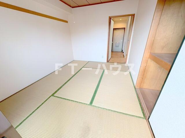 新潮通り一番館の寝室