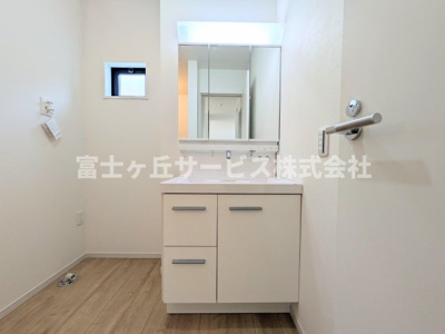 【独立洗面台】 | 浜松市中央区葵西6丁目 2期 新築一戸建て | 独立洗面台です