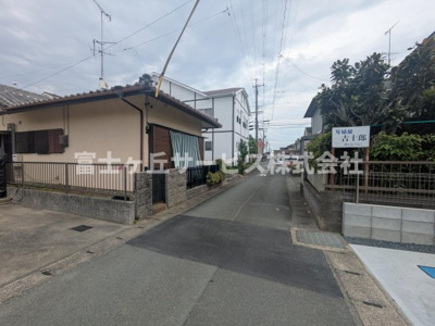 【前面道路含む現地写真】 | 浜松市中央区葵西6丁目 2期 新築一戸建て | 前面道路です