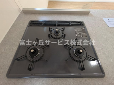 【その他】 | 浜松市中央区葵西6丁目 2期 新築一戸建て | 3口コンロがあります