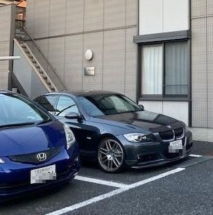 ステージイーストの駐車場