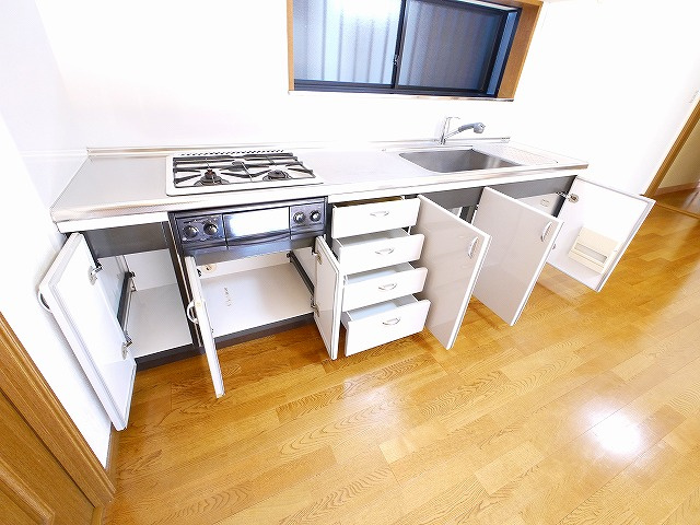 小西貸家のキッチン|キッチンでお料理をお楽しみください