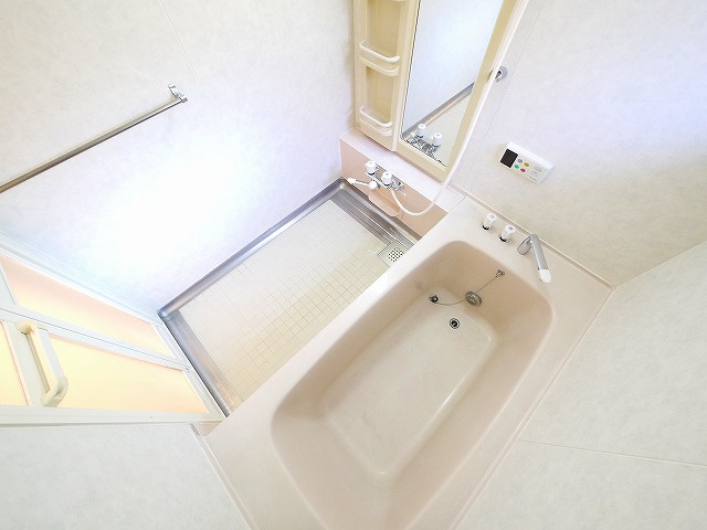 小西貸家の浴室|日々の暮らしに欠かせないお風呂です