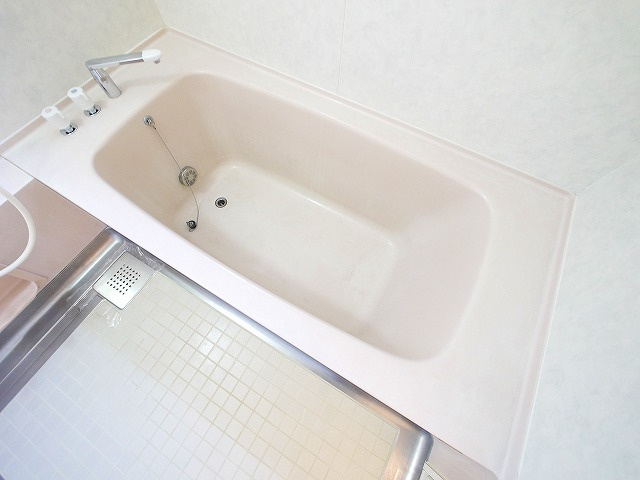 小西貸家の浴室|ゆったり過ごせるお風呂です