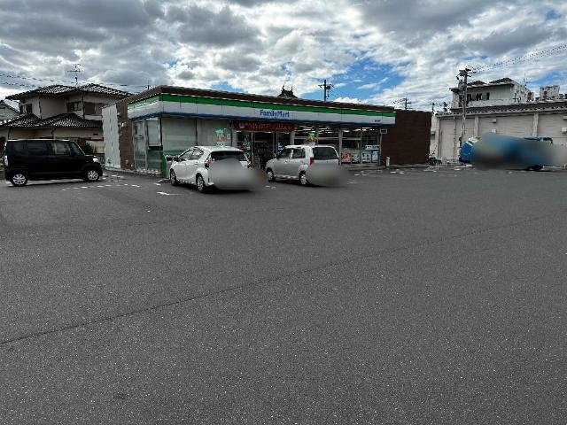 カーサ　マローネ　弐番館の周辺|ファミリーマート高松稲荷店まで486ｍ