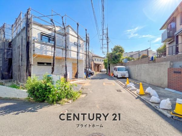 横浜市南区清水ケ丘の新築一戸建の前面道路含む現地写真|閑静な住宅街につき住環境良好です♪